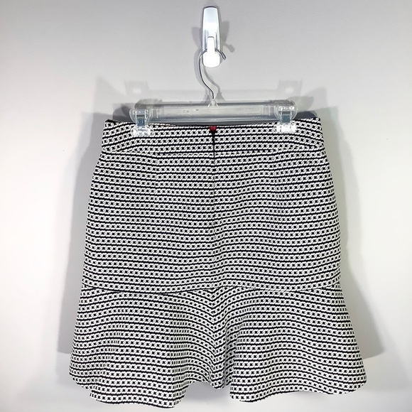 πBANANA REPUBLIC B&W Fit & Flare Skirt - Picture 3 of 6